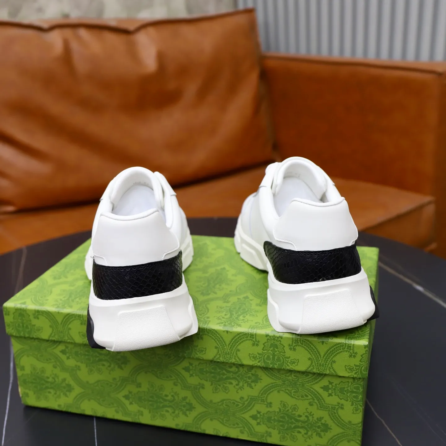 Ex-factory price: 540💰💰🙅‍♂️🙅‍♂️🙅‍♂️ Brand: GUCCI Standard code: 38-44 (45 customized) Grade: Same as the official website Material: Cowhide stitching Comfortable and breathable sheepskin lining Lightweight and wear-resistant sports outsole Style category: Men's fashionable casual shoes Running sports shoes Distinguished luxury brand elements Top luxury color: actual picture color